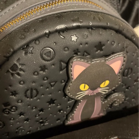 Disney Loungefly Hocus Pocus Backpack and Wallet - Picture 4 of 9